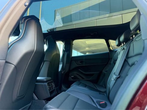 Used 2023 Porsche Taycan 4S w/ Technology Package image 7