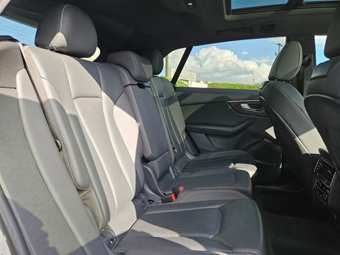 Used 2020 Audi Q8 Premium Plus w/ Premium Plus Package image 19