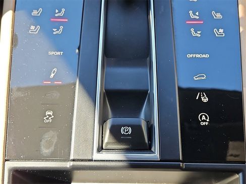 Certified 2023 Porsche Macan S image 19