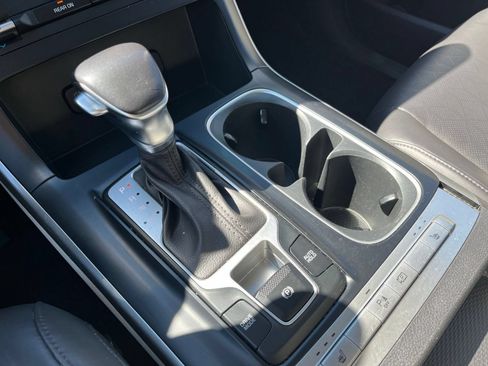 Used 2023 Kia Carnival LX FWD image 38