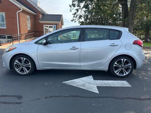 Used 2016 Kia Forte EX FWD image 9