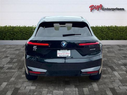 Used 2025 BMW iX xDrive50 AWD/4WD image 9