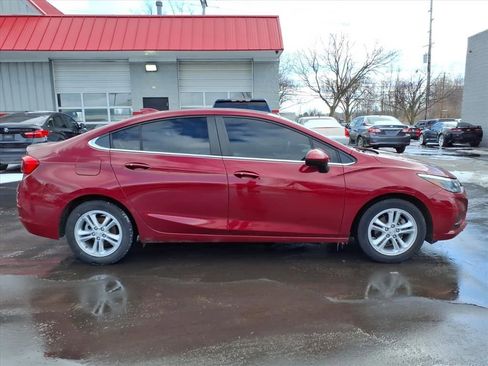 Used 2018 Chevrolet Cruze LT w/ Convenience Package FWD image 6