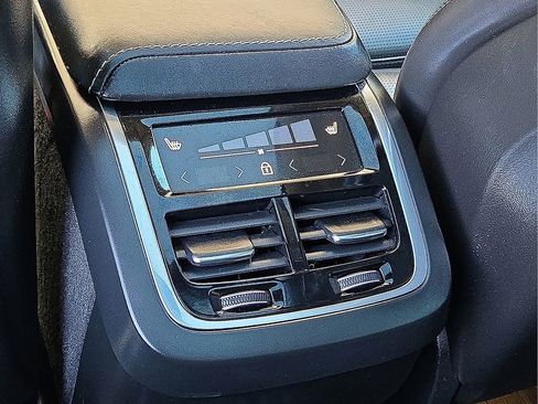 Certified 2020 Volvo XC60 T6 Inscription w/ Protection Package Premier image 17