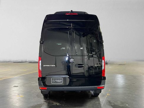 Used 2025 Mercedes-Benz Sprinter 2500 image 4