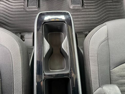 Used 2024 Nissan Pathfinder SV w/ SV Premium Package image 21