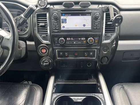 Used 2018 Nissan Titan PRO-4X w/ Pro-4x Convenience Package AWD/4WD image 4