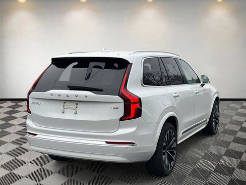 New 2026 Volvo XC90 T8 Ultra image 3