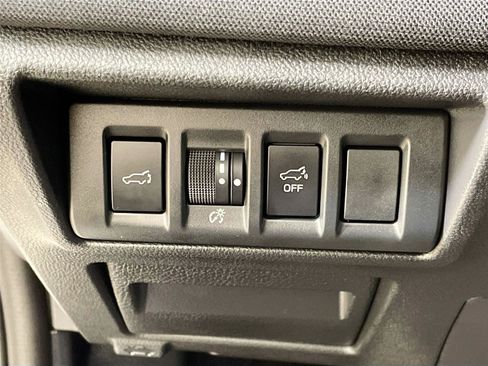 Used 2025 Subaru Outback Premium AWD/4WD image 14