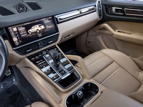 Certified 2021 Porsche Cayenne S AWD/4WD image 50