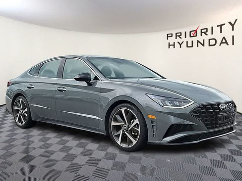 Used 2022 Hyundai Sonata SEL Plus w/ Preferred Accessory Package FWD image 3