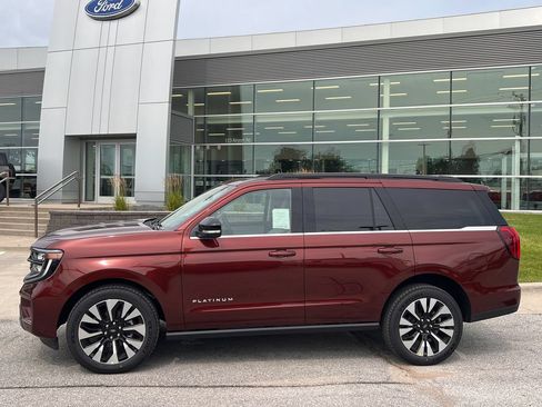 New 2027 Ford Expedition Platinum w/ Driver's Package AWD/4WD image 3