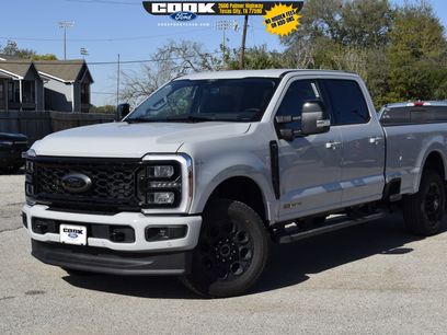 New 2026 Ford F350 Lariat w/ Black Appearance Package