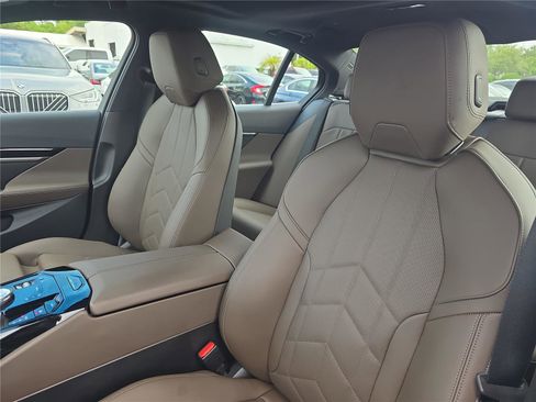 Used 2026 BMW 530i RWD image 18