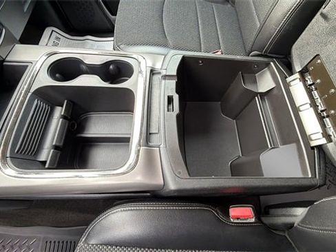 Used 2018 RAM 1500 Sport image 17