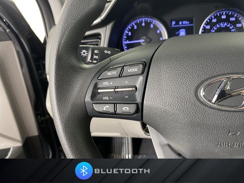 Used 2020 Hyundai Elantra SE FWD image 22