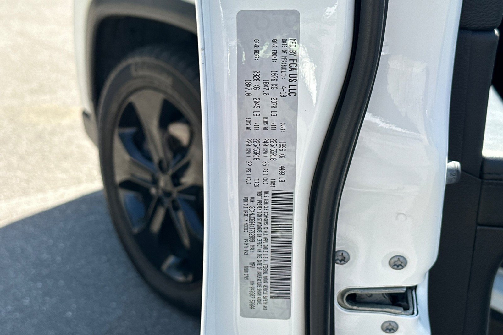 Used 2019 Jeep Compass Latitude FWD image 28