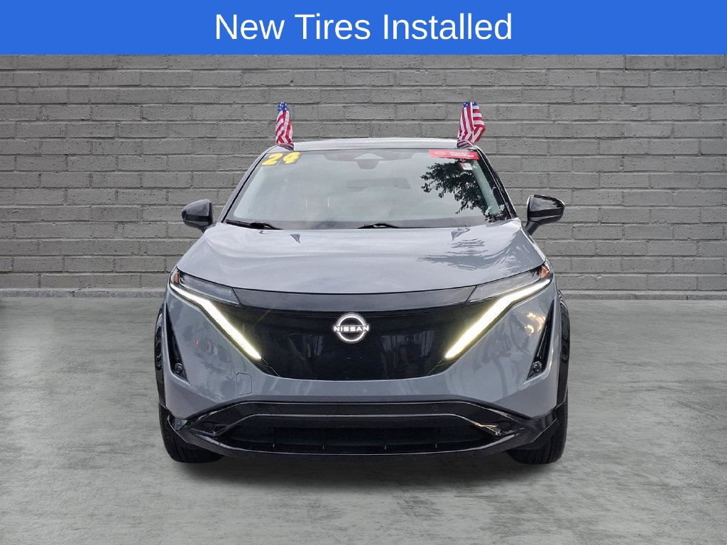 Used 2024 Nissan Ariya AWD image 2