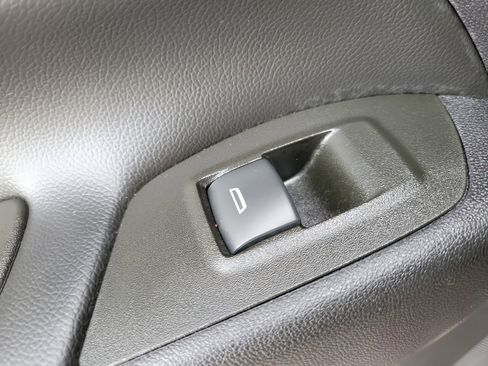 Used 2023 Chevrolet Equinox LT image 14