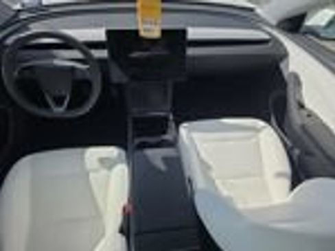 Used 2024 Tesla Model 3 Standard Range RWD image 6