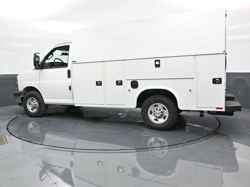 New 2025 Chevrolet Express 3500 w/ Power Convenience Package image 4