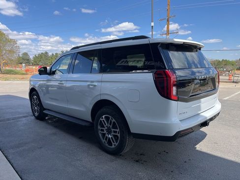 Used 2025 Ford Expedition Active AWD/4WD image 4