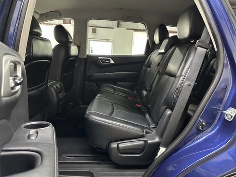 Used 2020 Nissan Pathfinder SL image 13