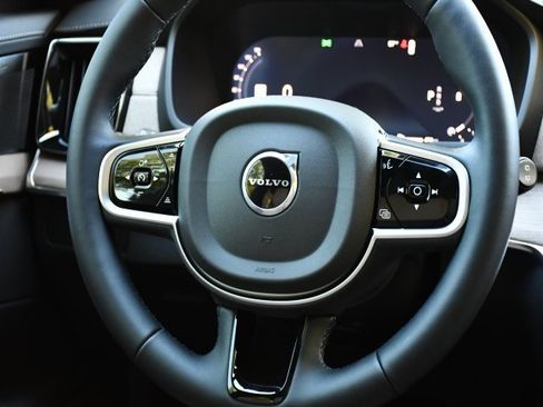 New 2026 Volvo XC90 B6 Plus w/ Protection Package Premier image 21