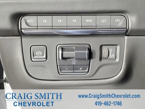 Used 2025 Cadillac Escalade Sport Platinum w/ LPO, ONYX Package image 40