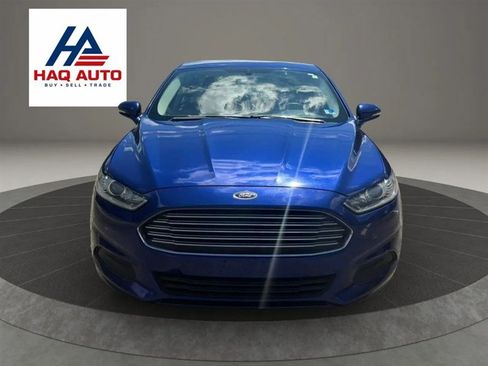 Used 2016 Ford Fusion SE FWD image 2