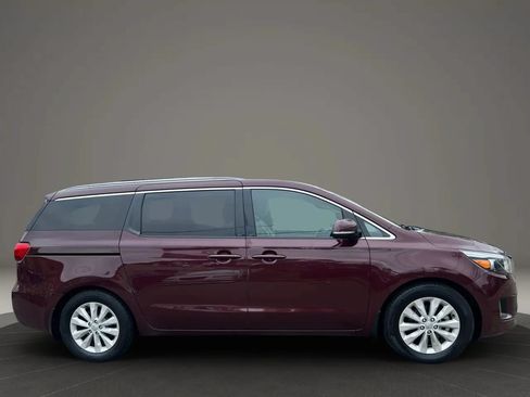 Used 2015 Kia Sedona EX FWD image 4