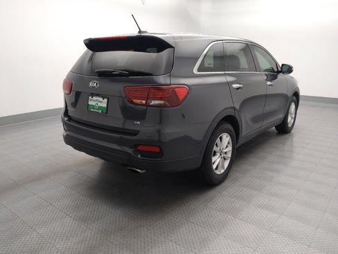 Used 2019 Kia Sorento AWD V6 image 9