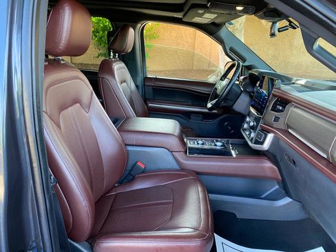 Used 2024 Ford Expedition Limited AWD/4WD image 48