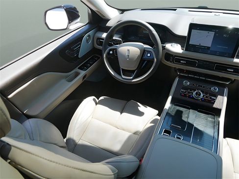 Used 2023 Lincoln Aviator Reserve w/ Equipment Group 201A image 13