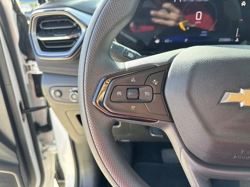 Used 2025 Chevrolet TrailBlazer LT FWD image 44