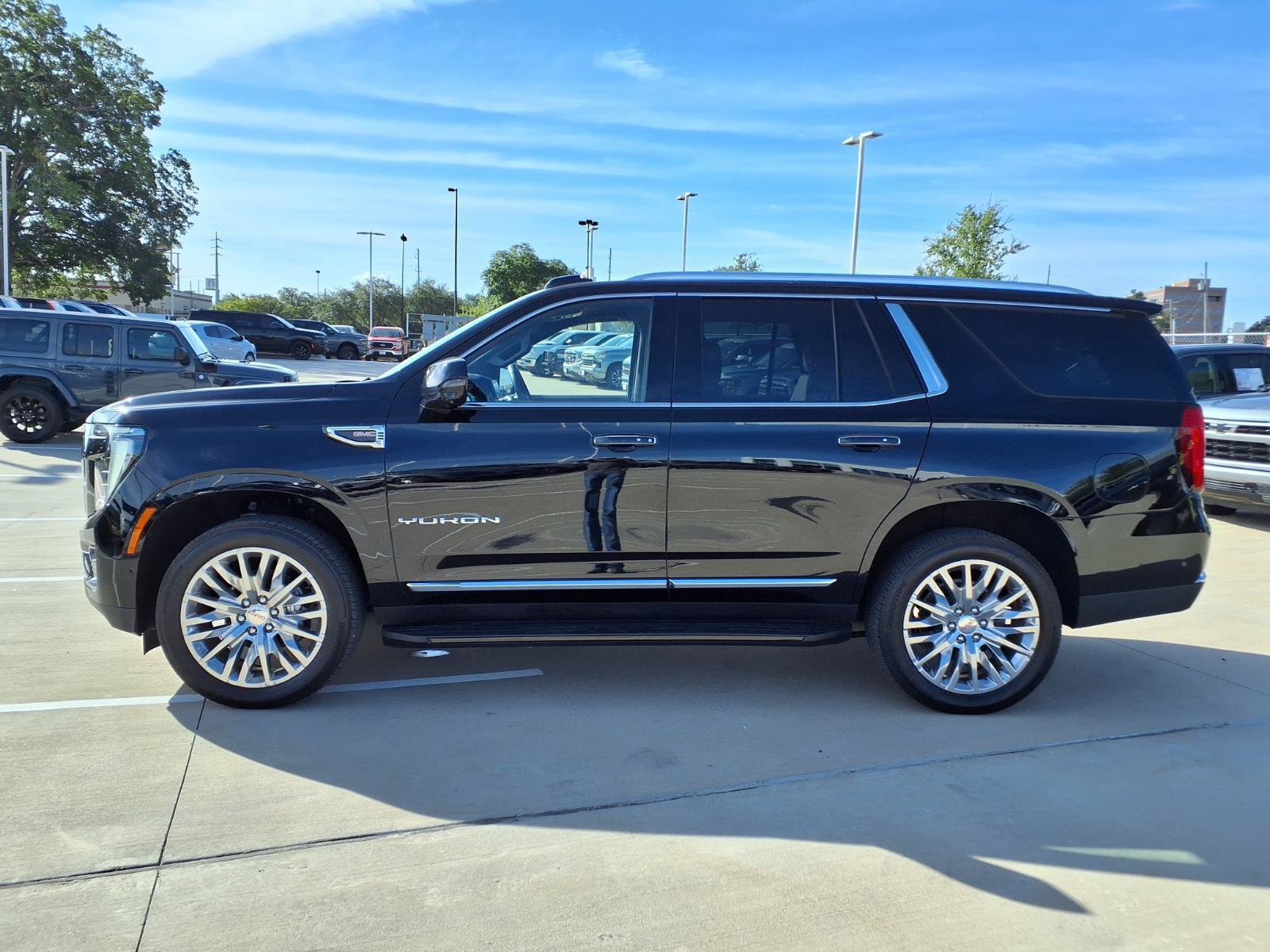 Used 2026 GMC Yukon Elevation RWD image 8