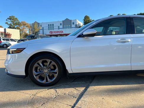 Used 2023 Honda Accord EX image 30