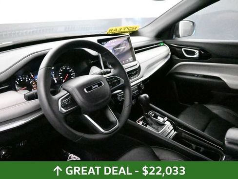 Used 2025 Jeep Compass Limited AWD/4WD image 21