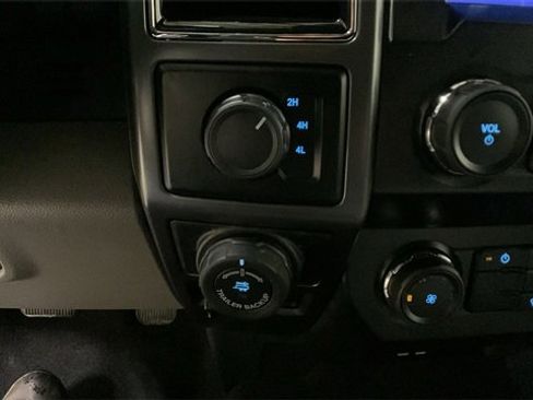 Used 2019 Ford F150 XLT w/ Trailer Tow Package image 36