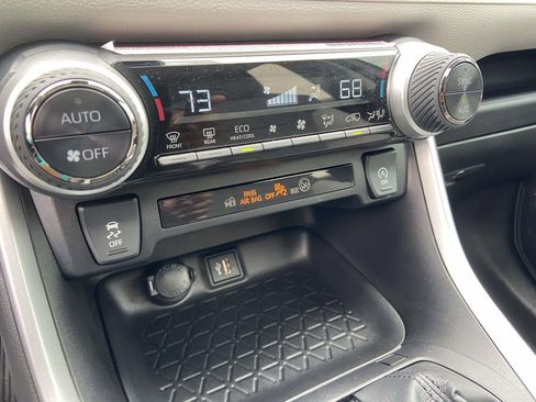 Used 2024 Toyota RAV4 XLE w/ Convenience Package FWD image 27