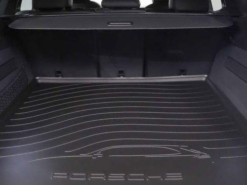 Certified 2026 Porsche Cayenne E-Hybrid AWD/4WD image 13