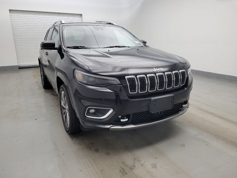 Used 2019 Jeep Cherokee Overland w/ Technology Group AWD/4WD image 14