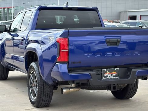 Certified 2025 Toyota Tacoma TRD Sport AWD/4WD image 3