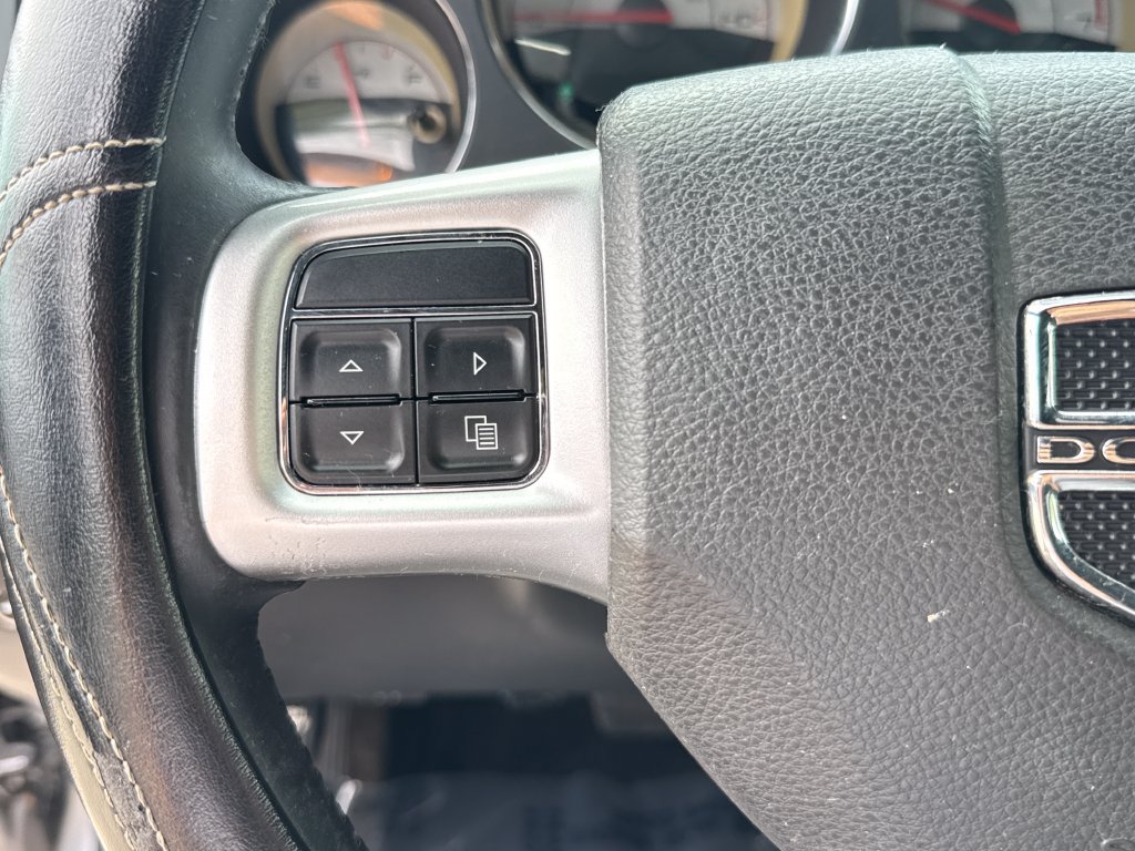Used 2014 Dodge Challenger SXT RWD image 14