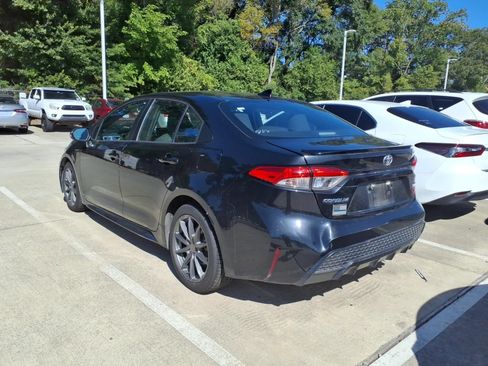 Used 2020 Toyota Corolla SE FWD image 2