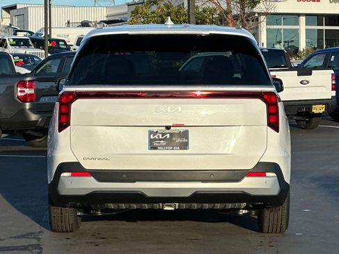 New 2026 Kia Carnival image 5