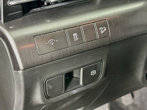 Used 2025 Hyundai Kona SEL FWD image 17