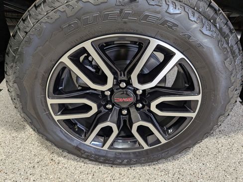 Used 2025 GMC Sierra 1500 AT4 w/ AT4 Premium Package image 14