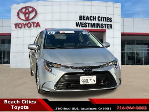 Certified 2025 Toyota Corolla LE image 3