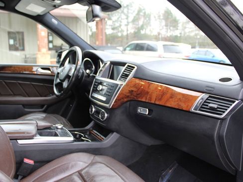 Used 2015 Mercedes-Benz GL 320 BlueTEC 4MATIC image 17